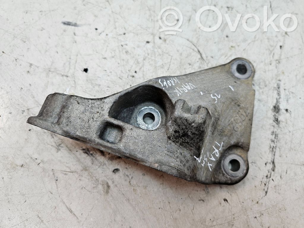Engine mounting bracket   25947952