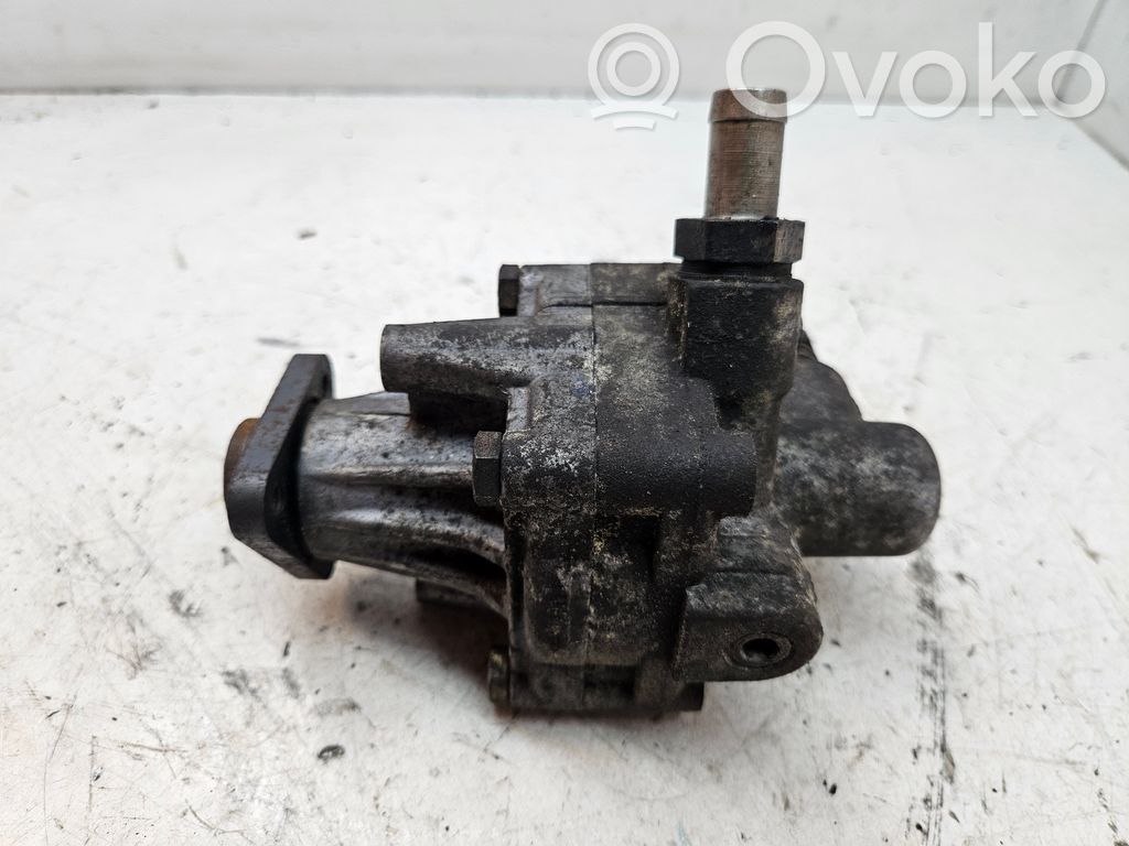Audi A4 S4 B5 8D Ohjaustehostimen pumppu 