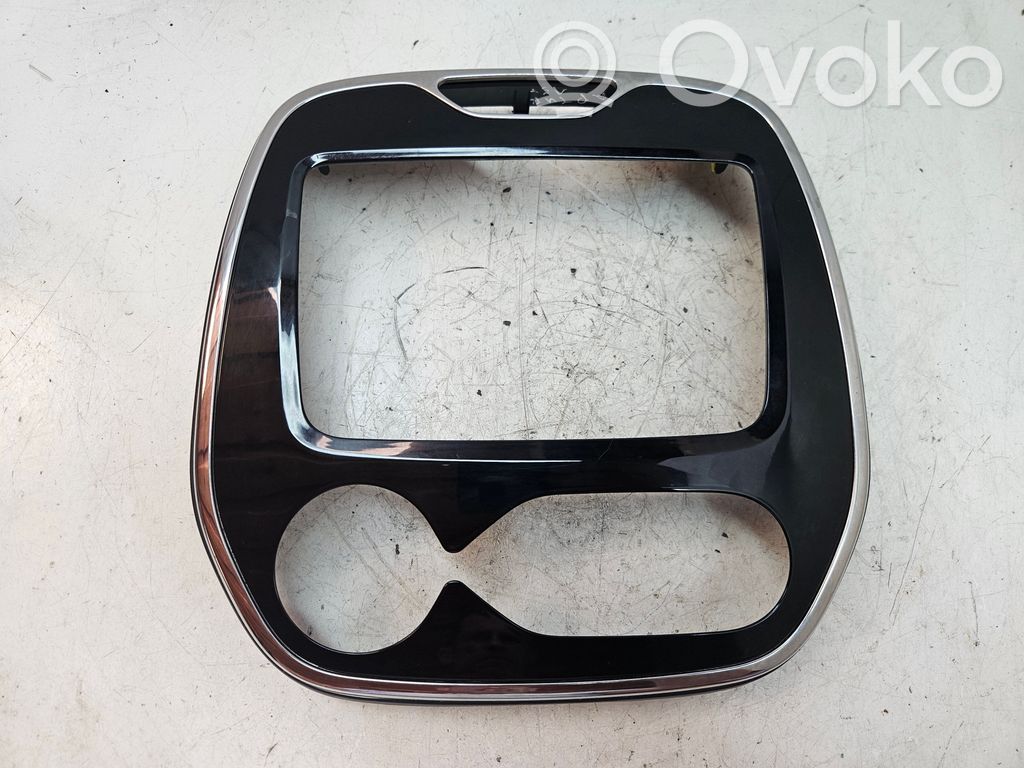 Renault Captur Radio/GPS head unit trim 