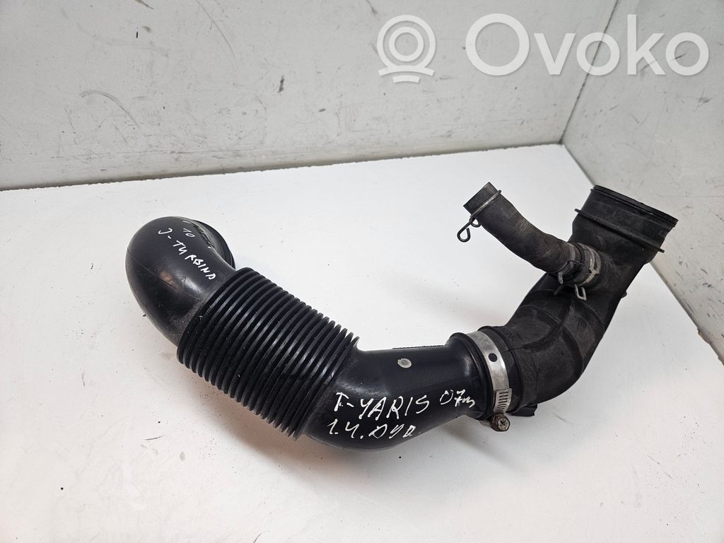 Toyota Yaris Rura / Wąż dolotowy powietrza turbiny 