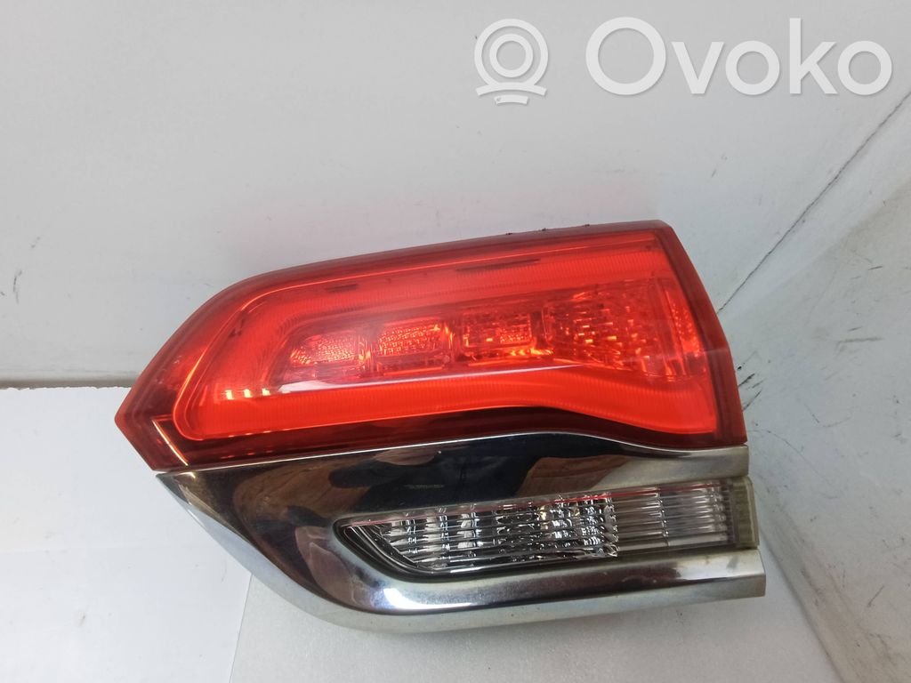 Jeep Grand Cherokee Lampy tylnej klapy bagażnika 