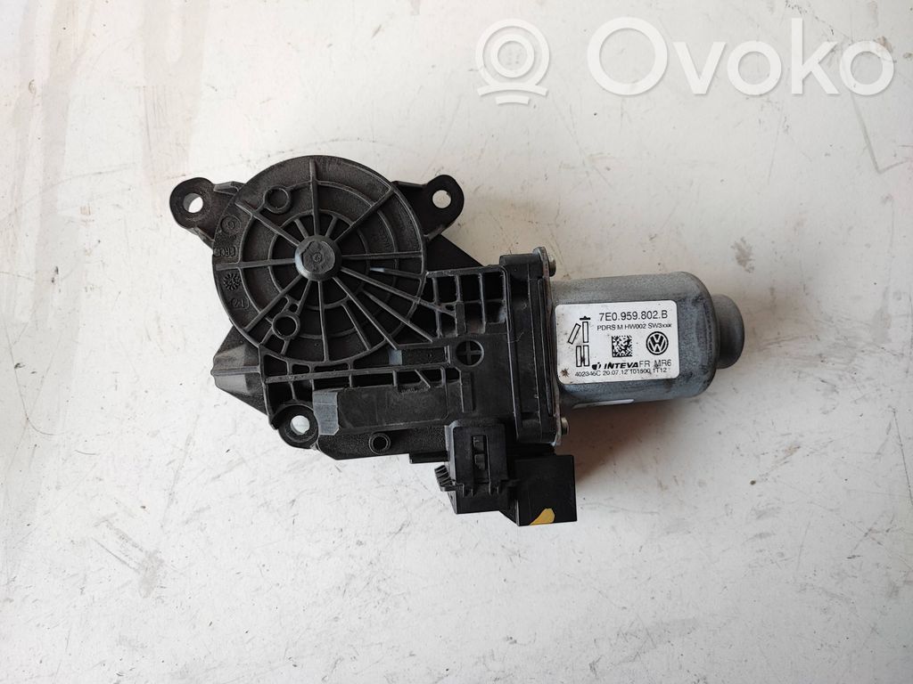Volkswagen Transporter - Caravelle T5 Silnik regulatora szyby drzwi przednich 