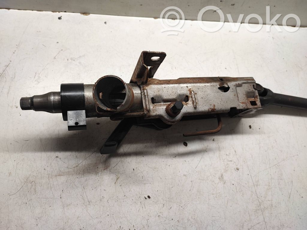 Opel Vivaro Steering wheel axle 