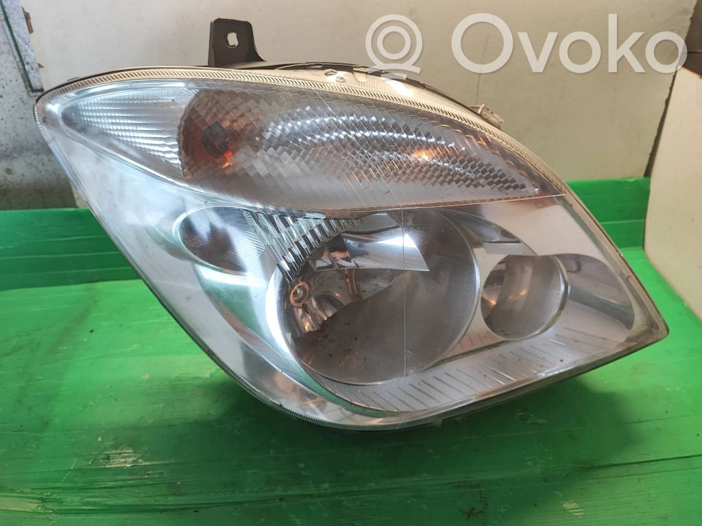 Mercedes-Benz Sprinter W906 Lampa przednia 