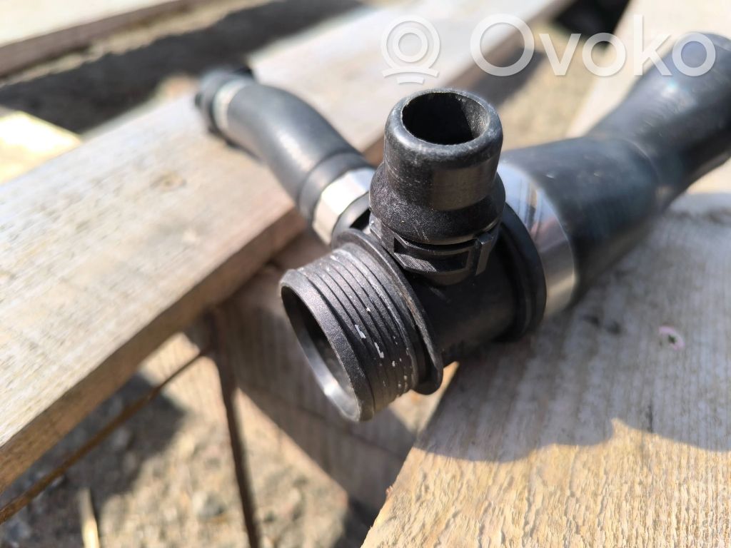 Engine coolant pipe/hose   7563806
