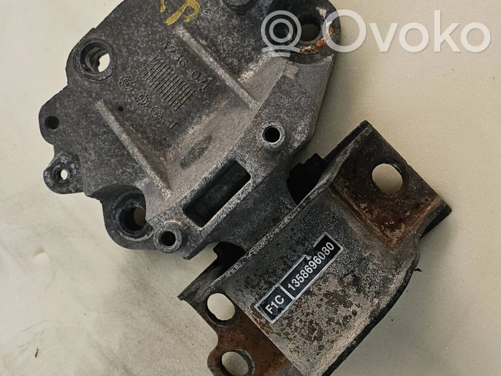 Fiat Ducato Engine mount bracket 