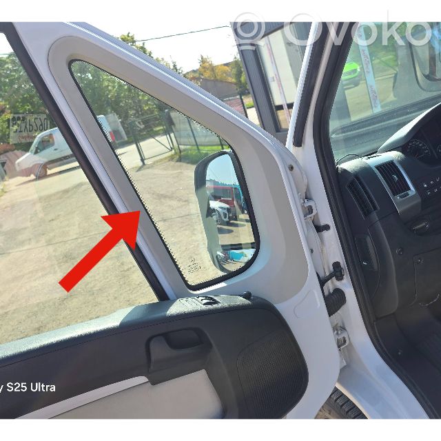 Citroen Jumper Front door glass trim molding 
