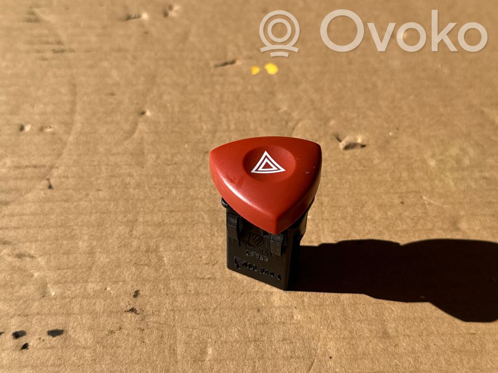 Renault Trafic II (X83) Hazard light switch 