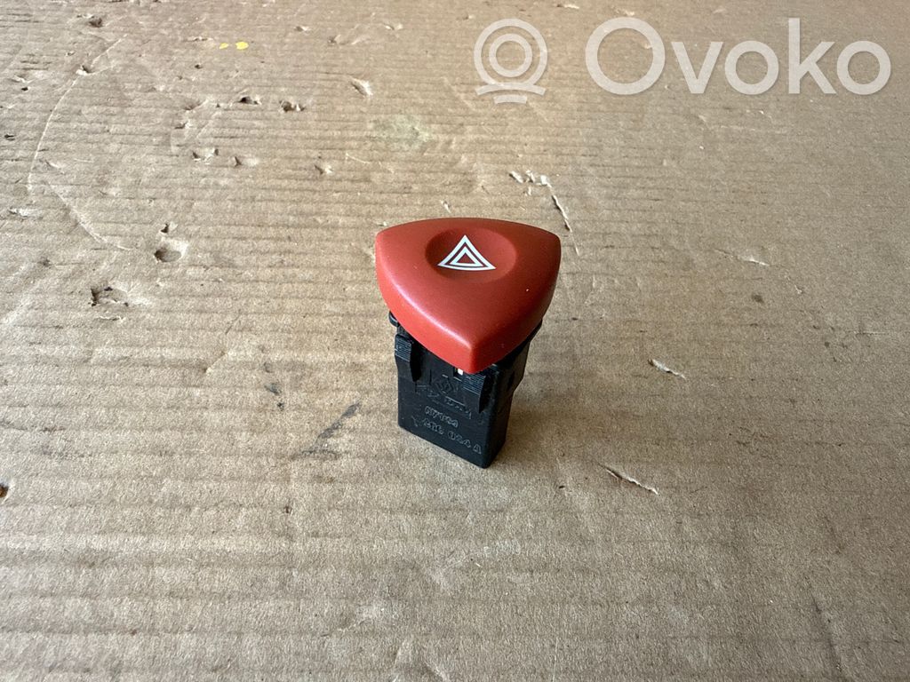Opel Vivaro Hazard light switch 
