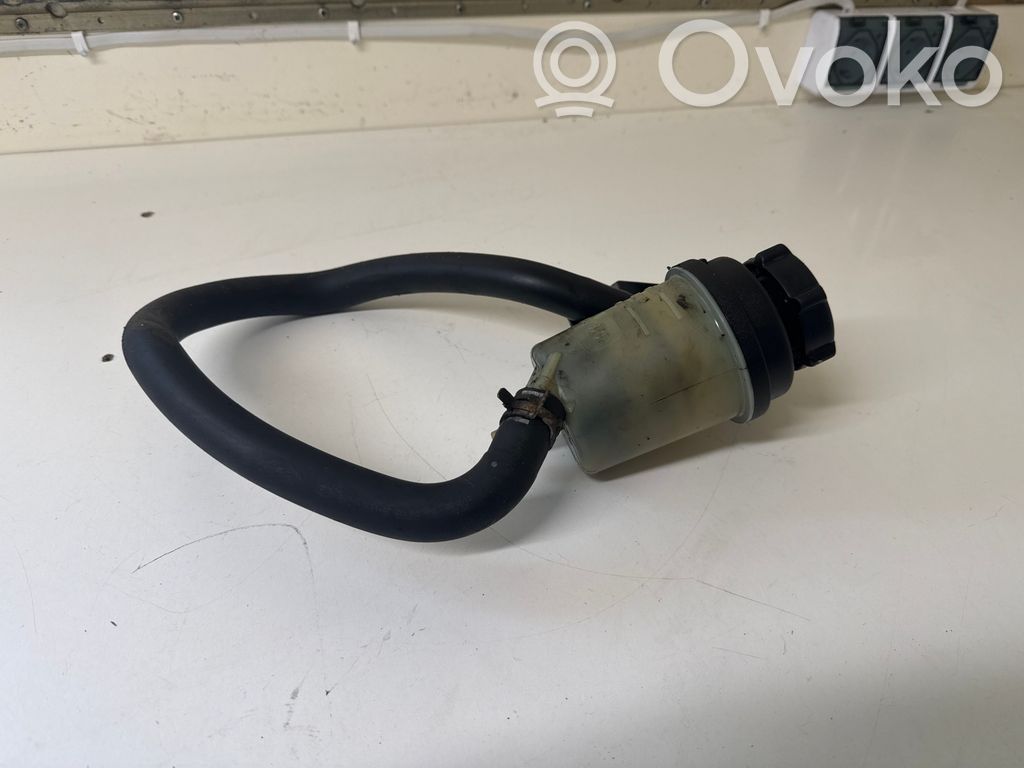 Ohjaustehostimen nestesäiliö   6G913R700CB