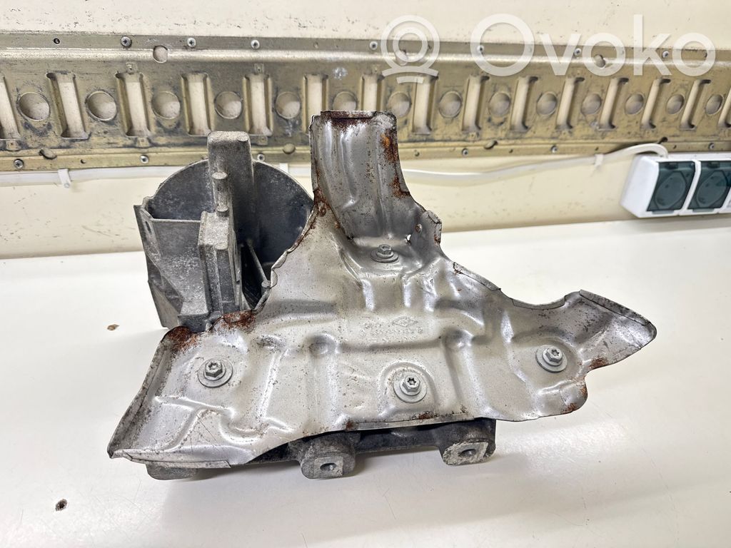 Opel Vivaro Engine mounting bracket 