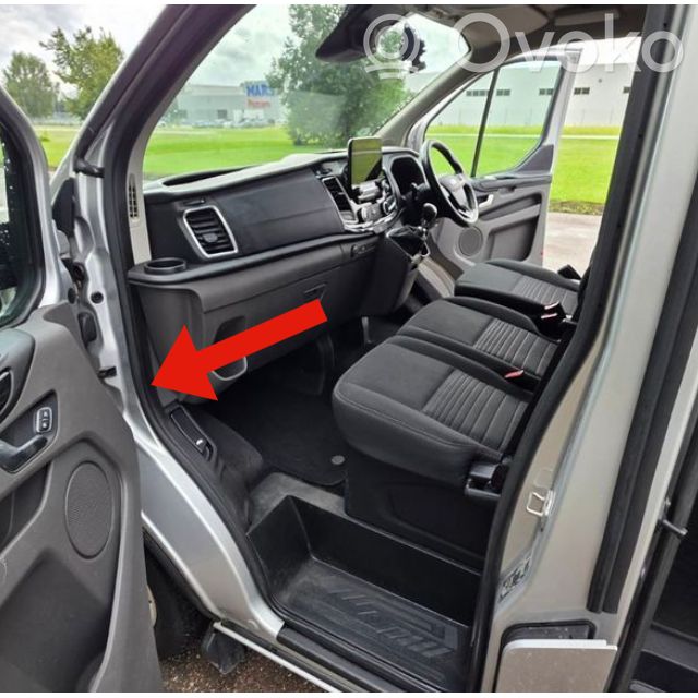 Ford Transit Custom Front door lower hinge 