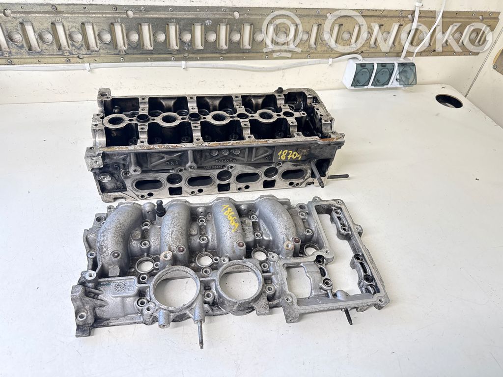 Peugeot 4007 Engine head 