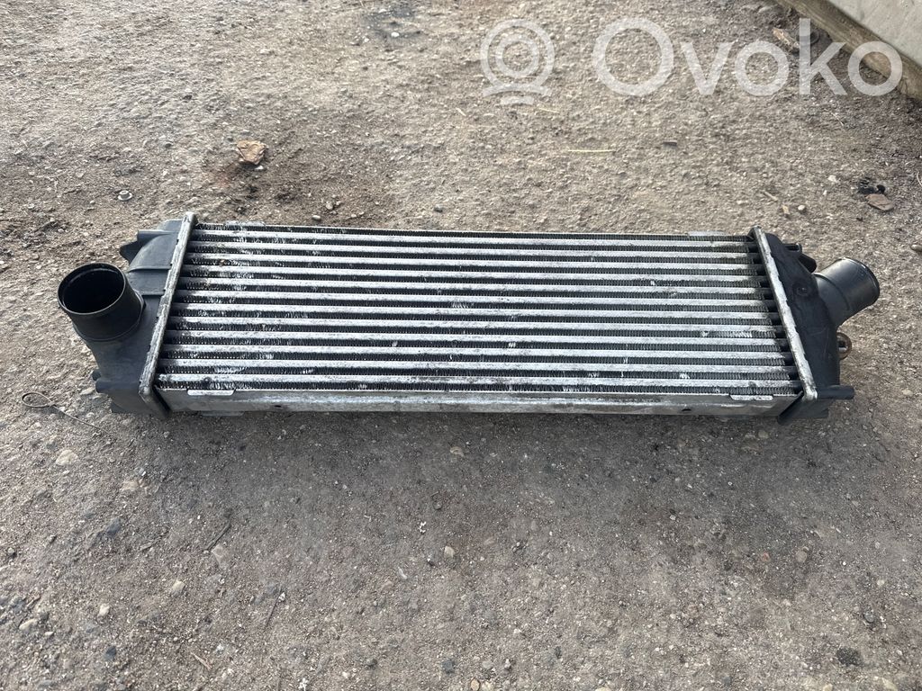 Opel Vivaro Chłodnica powietrza doładowującego / Intercooler 