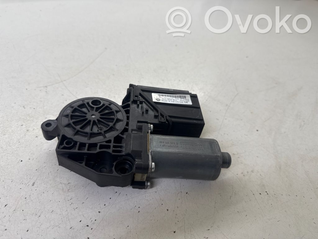 Volkswagen Multivan T5 Motor macara geam ușă față 