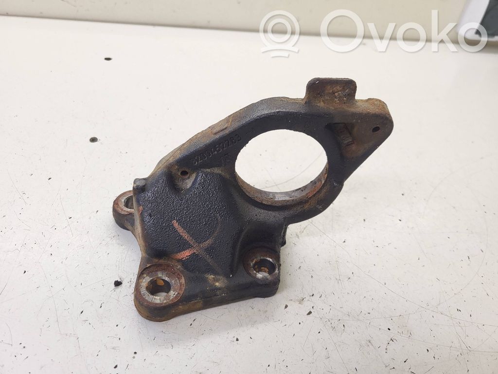 Opel Vivaro Wspornik / Mocowanie łożyska podpory wału napędowego 