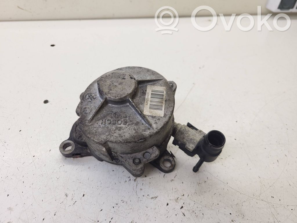 Opel Vivaro Bomba de vacío 