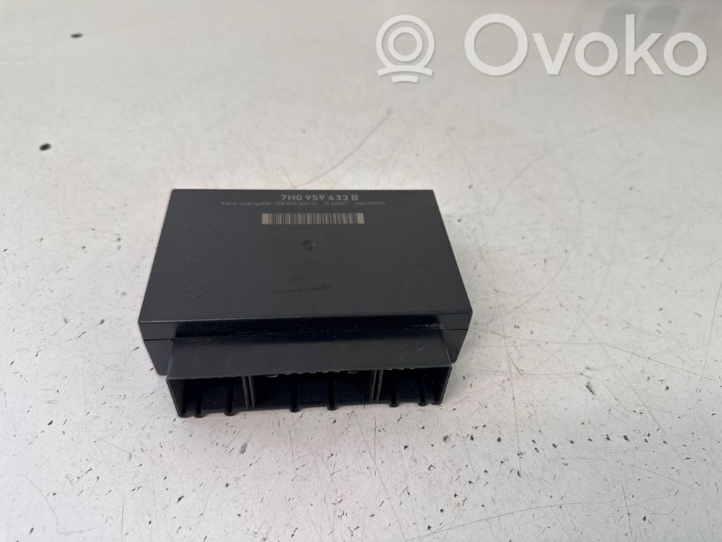 Mukavuusmoduuli   7H0959433B,H04S0004,5DK00812951