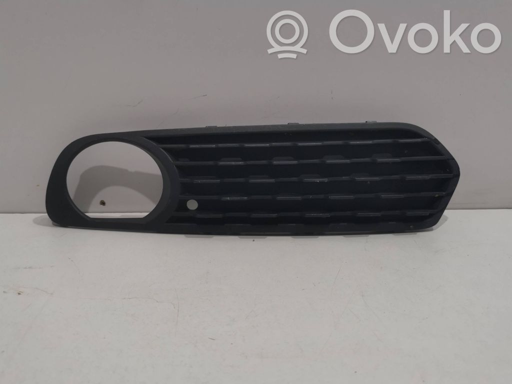 BMW 1 F20 F21 Kratka dolna zderzaka przedniego 