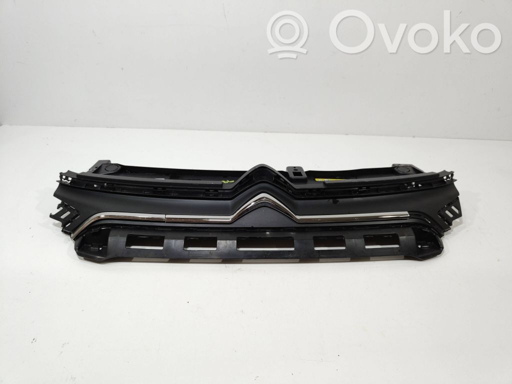 Citroen C3 Front bumper upper radiator grill 