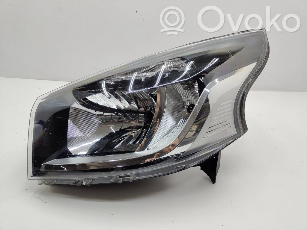 Renault Trafic III (X82) Far 