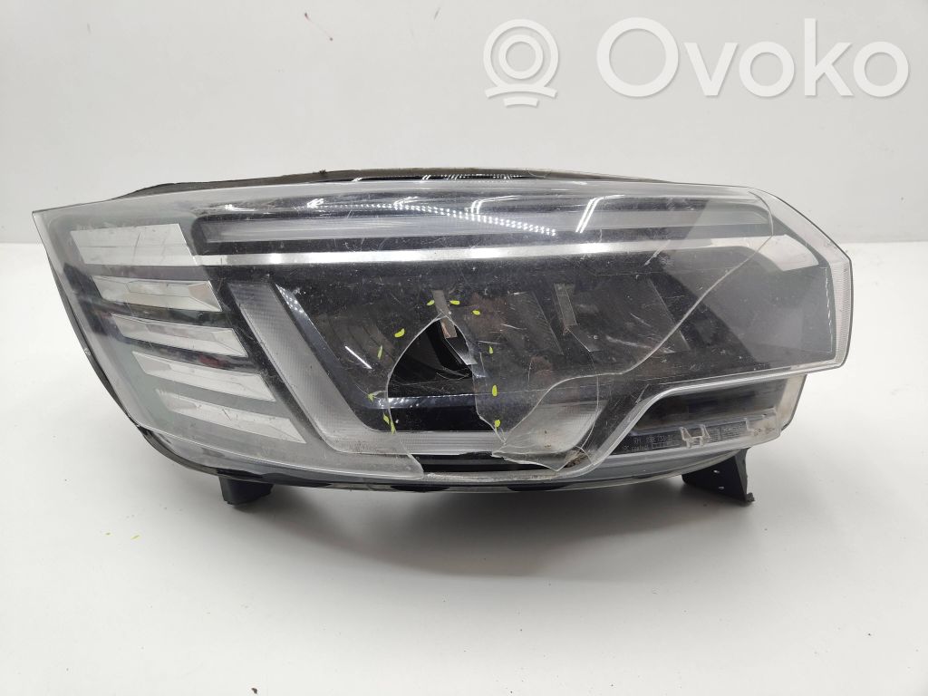 Lampa przednia   260102899R
