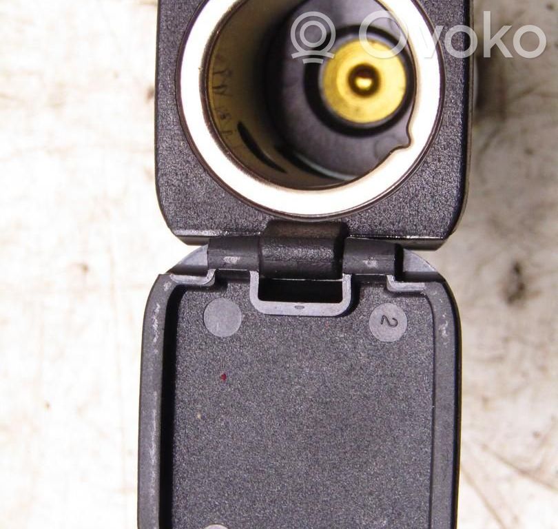 12 V Socket (front)   3367,3367