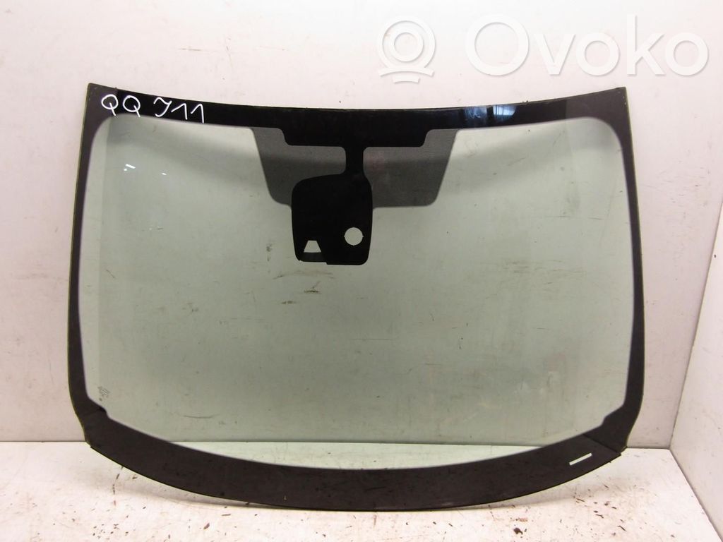 Nissan Qashqai Front windscreen/windshield window 