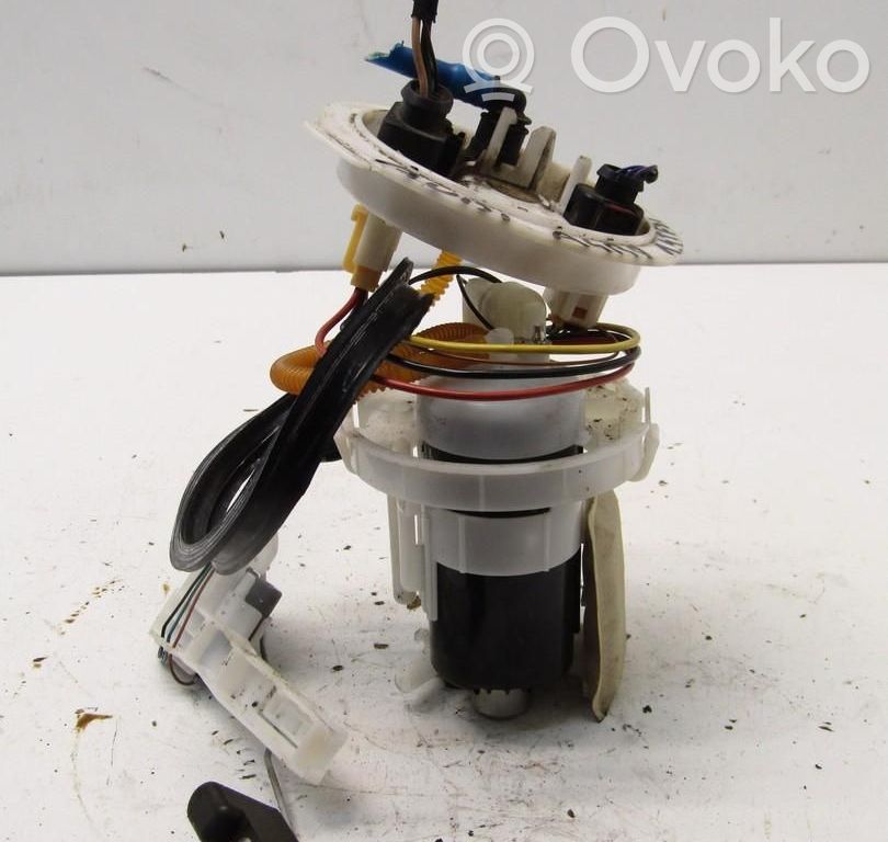 Audi A4 S4 B9 Bomba interna de combustible 
