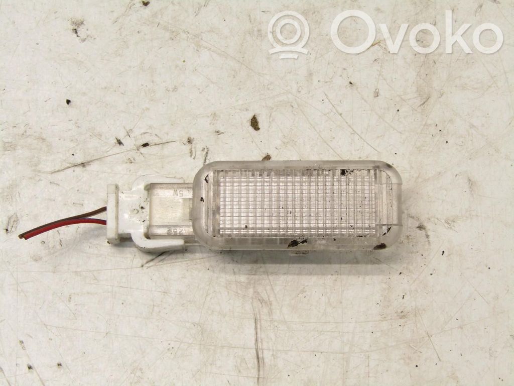 Audi Q3 8U Kattokonsolin valaisinyksikön koristelista 