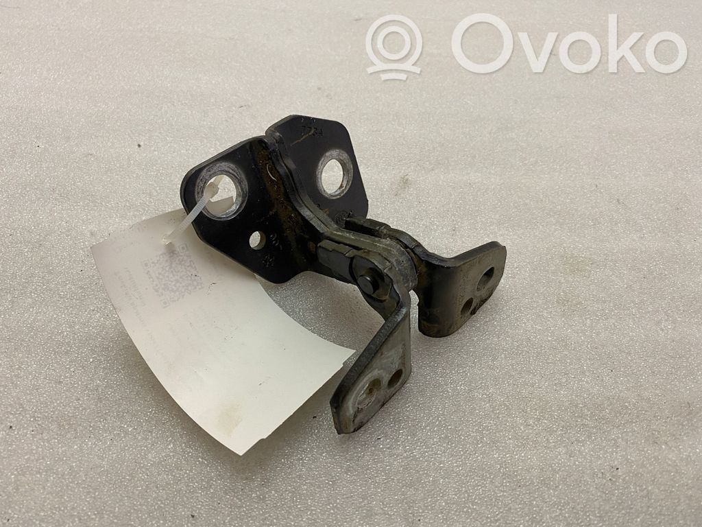 Chrysler Pacifica Front door lower hinge 