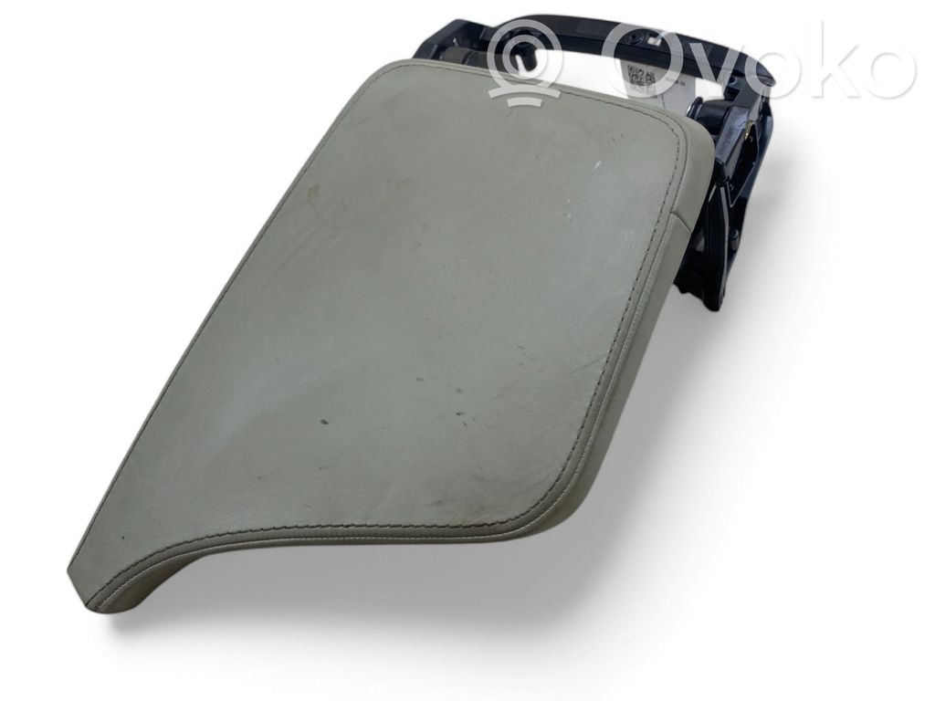 Volvo XC90 Armrest 