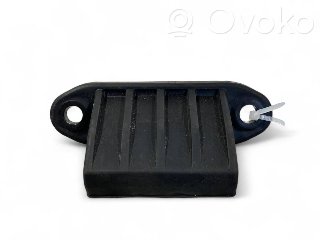 Tailgate opening switch   15D126