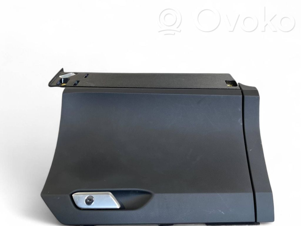 Audi Q8 e-tron Glove box 