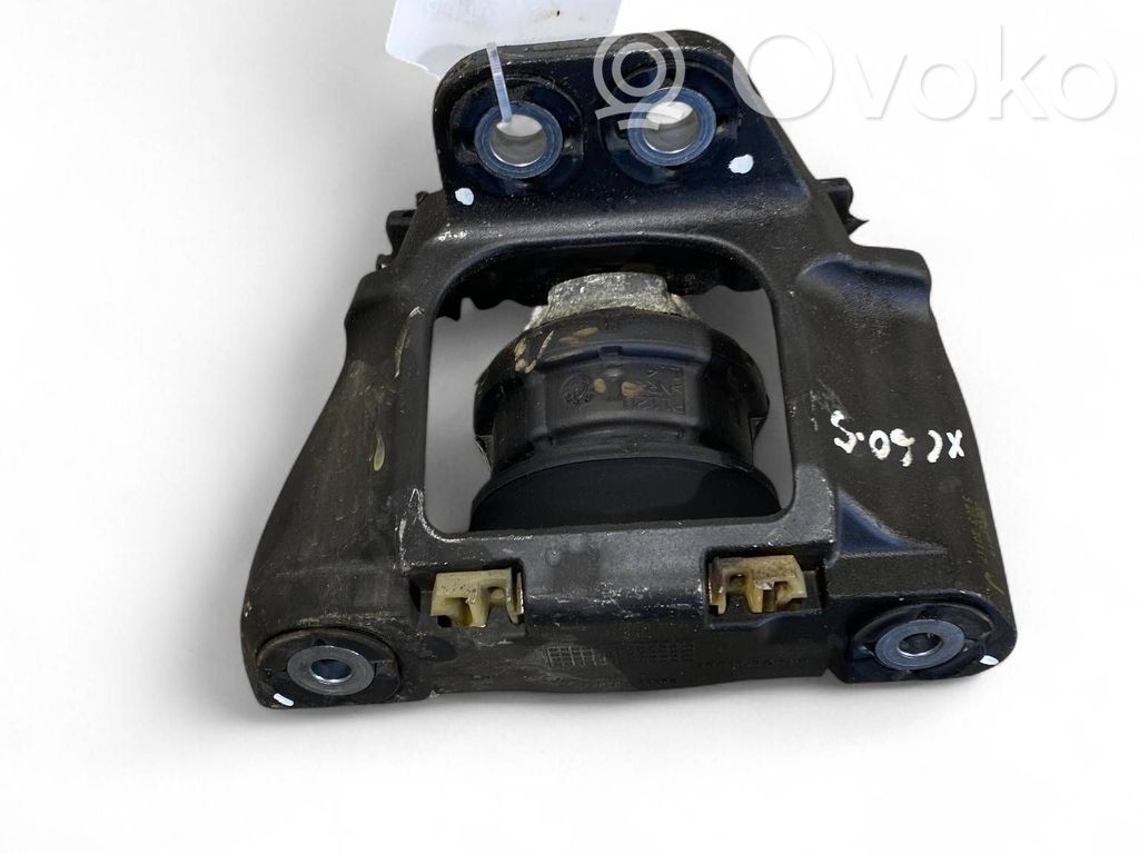 Volvo XC60 Engine mount bracket 