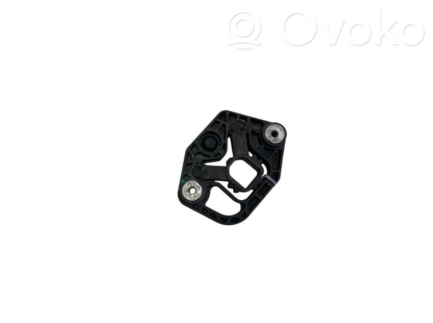 Radiator mount bracket   31439575