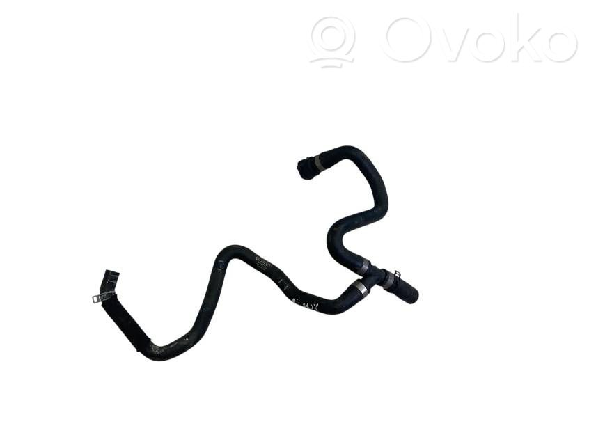 Volvo XC90 Engine coolant pipe/hose 