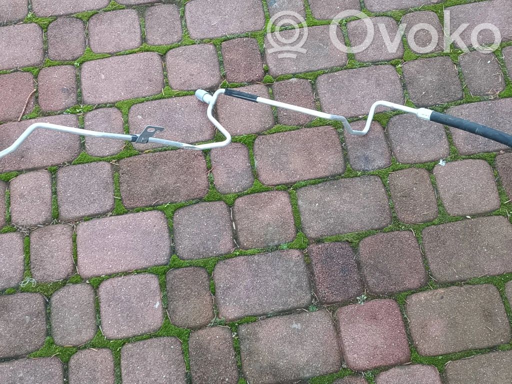 Ilmastointilaitteen putki (A/C)   924408568R