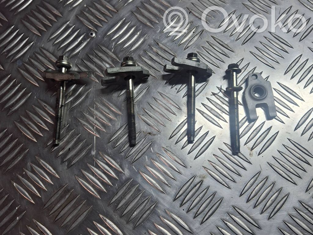 Opel Vivaro Fuel Injector clamp holder 