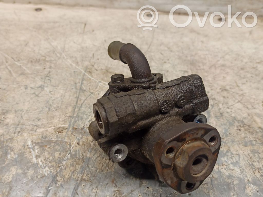 Ohjaustehostimen pumppu   1J0422154D