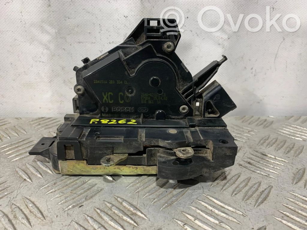 Ford Focus Priekšpusē slēdzene 