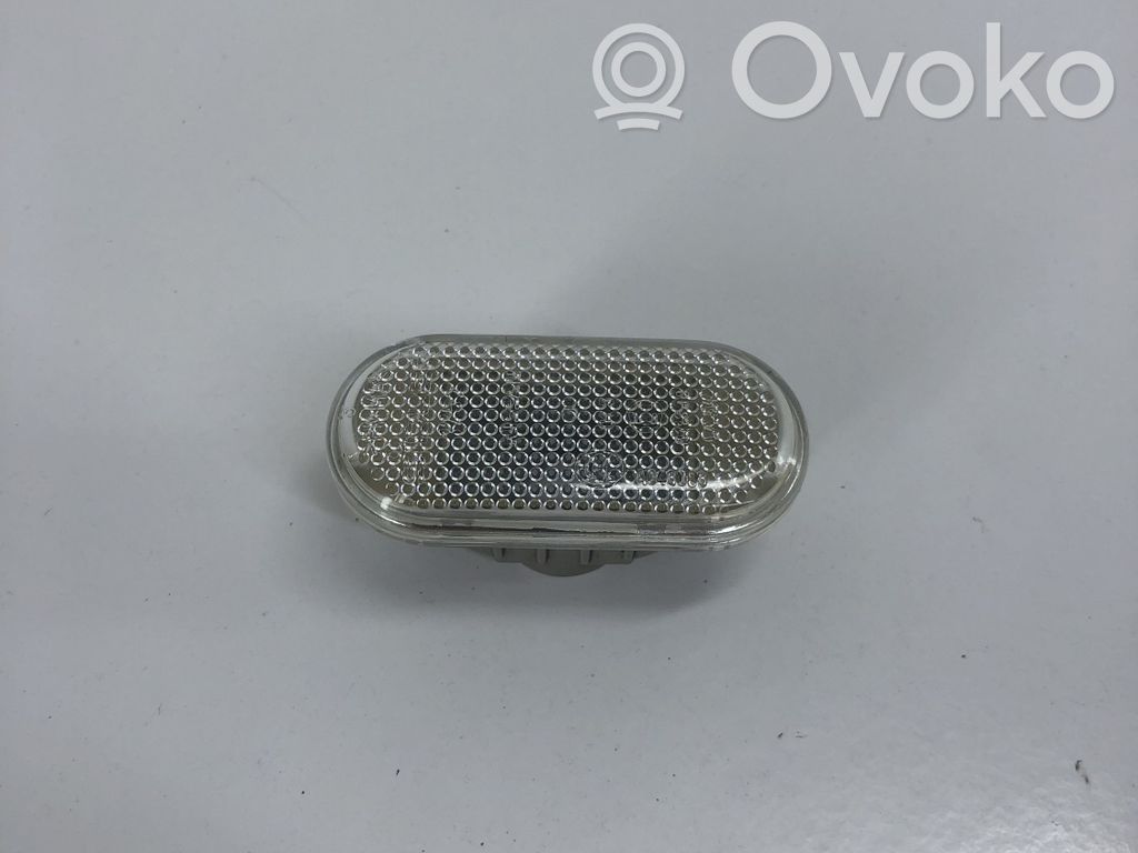 Nissan Qashqai Front fender indicator light 