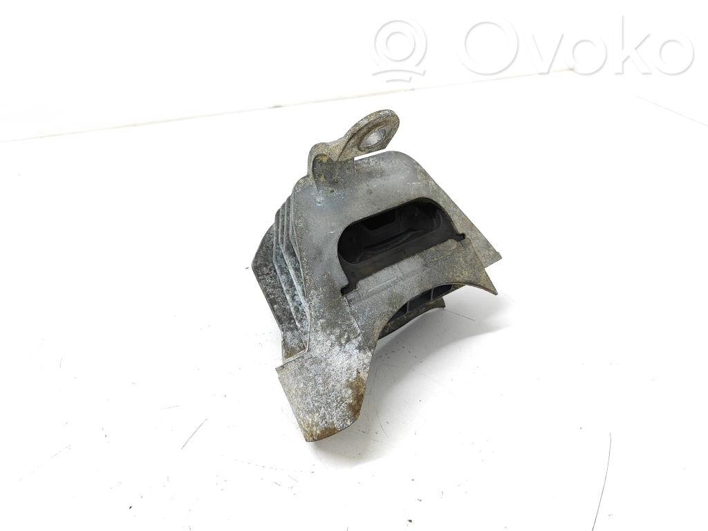 Engine mount bracket   2107731,V06681AC