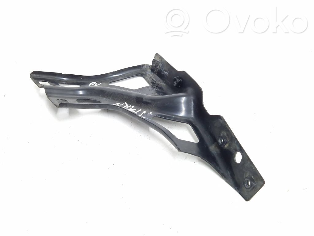 Audi Q3 8U Fender mounting bracket 