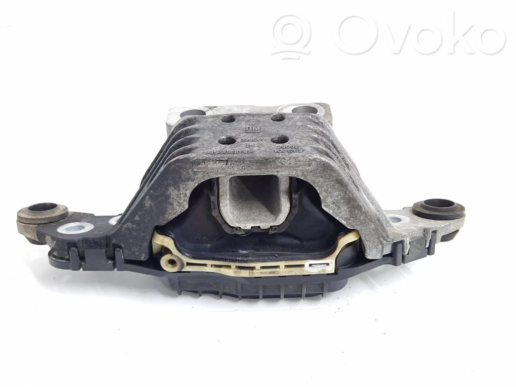 Opel Astra K Engine mount bracket 