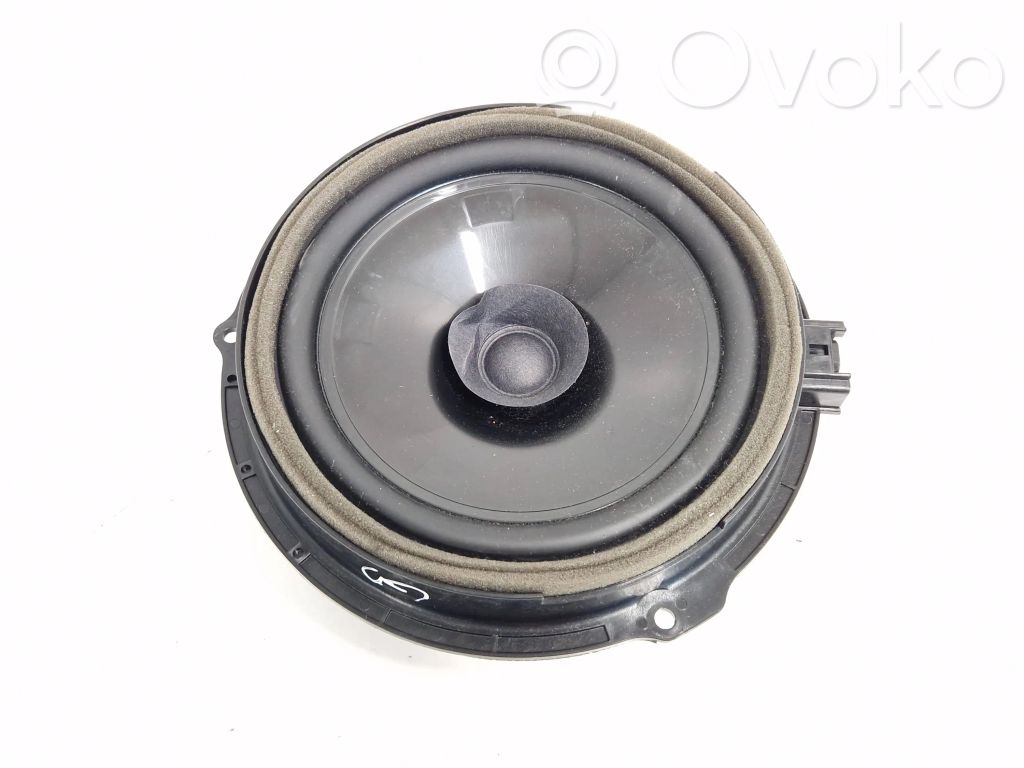 Ford Focus Rear door speaker 