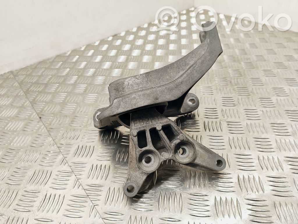 Peugeot 308 Engine mount bracket 