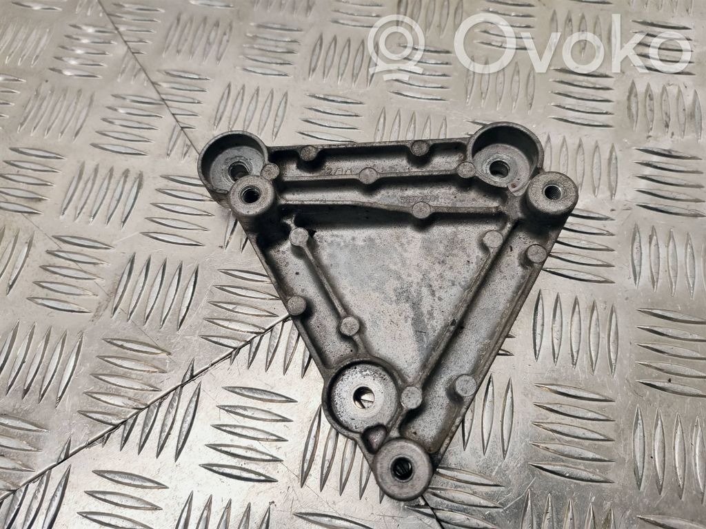 Opel Meriva B Engine mounting bracket 