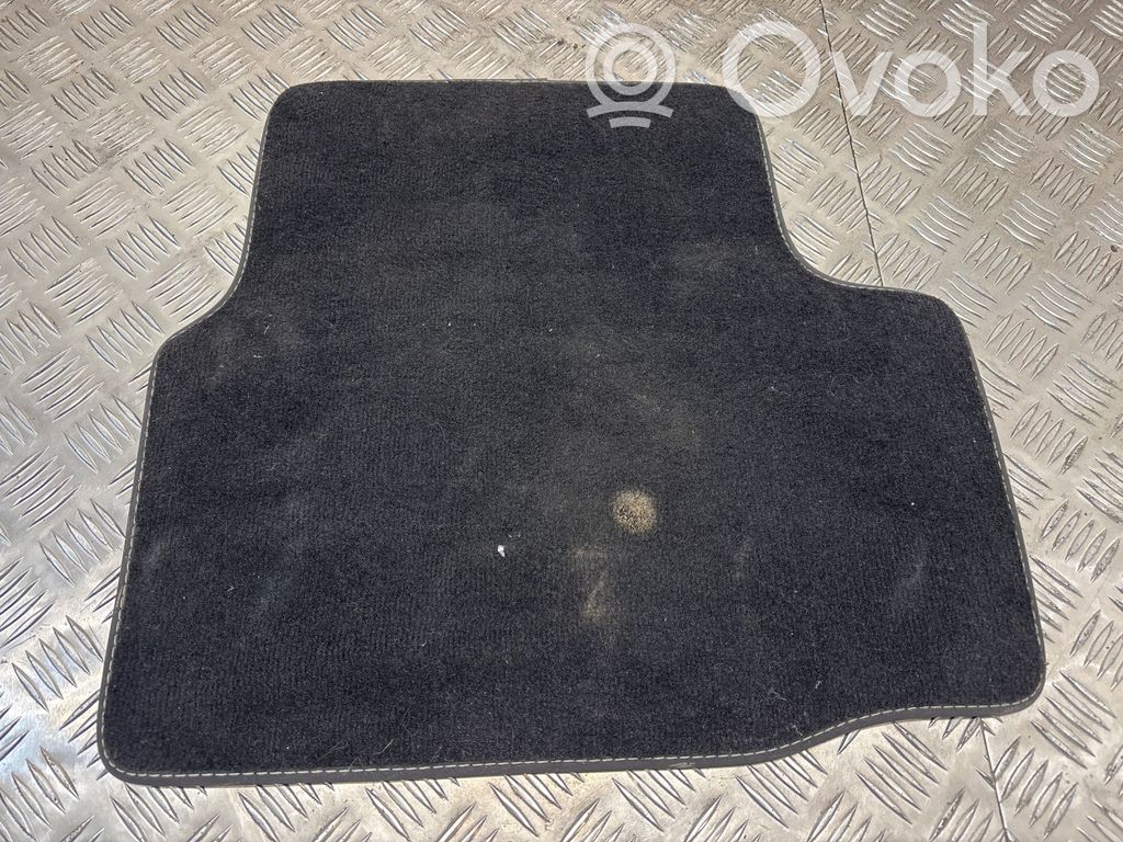 Opel Astra K Aizmugurējais paklājiņš 