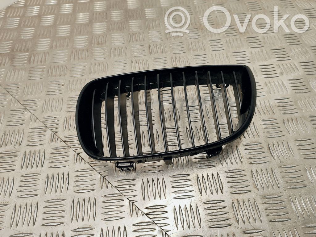 BMW 1 E81 E87 Front bumper upper radiator grill 